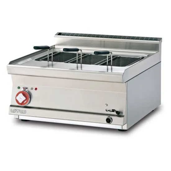 Pasta cooker for ships