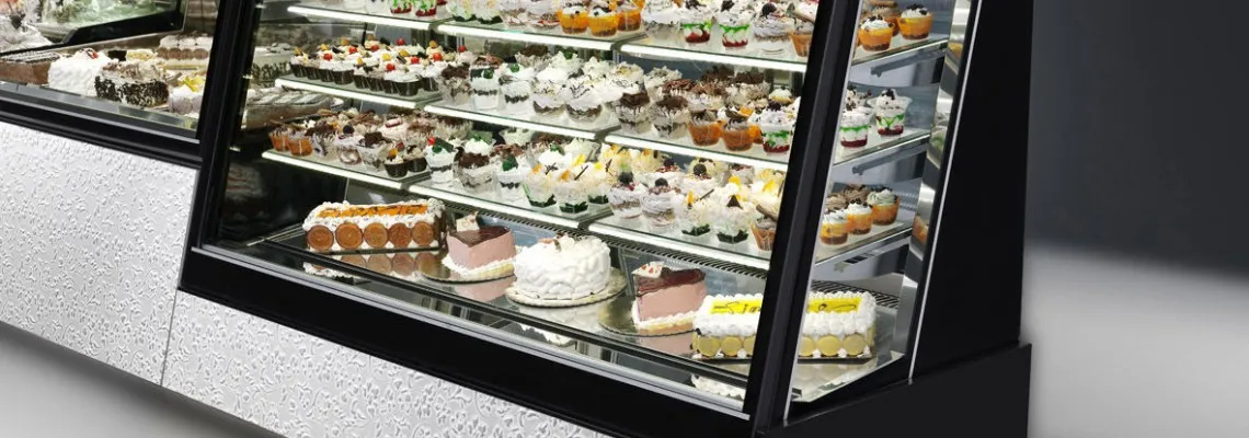 Open pastry refrigerators: a modern approach to the design of shops and cafes