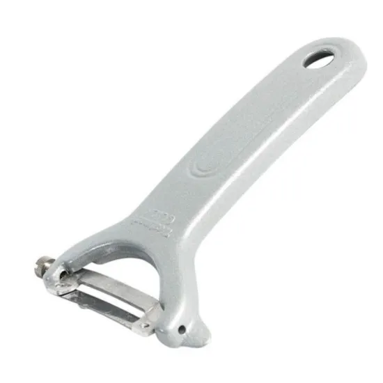 Vegetable cleaning blade