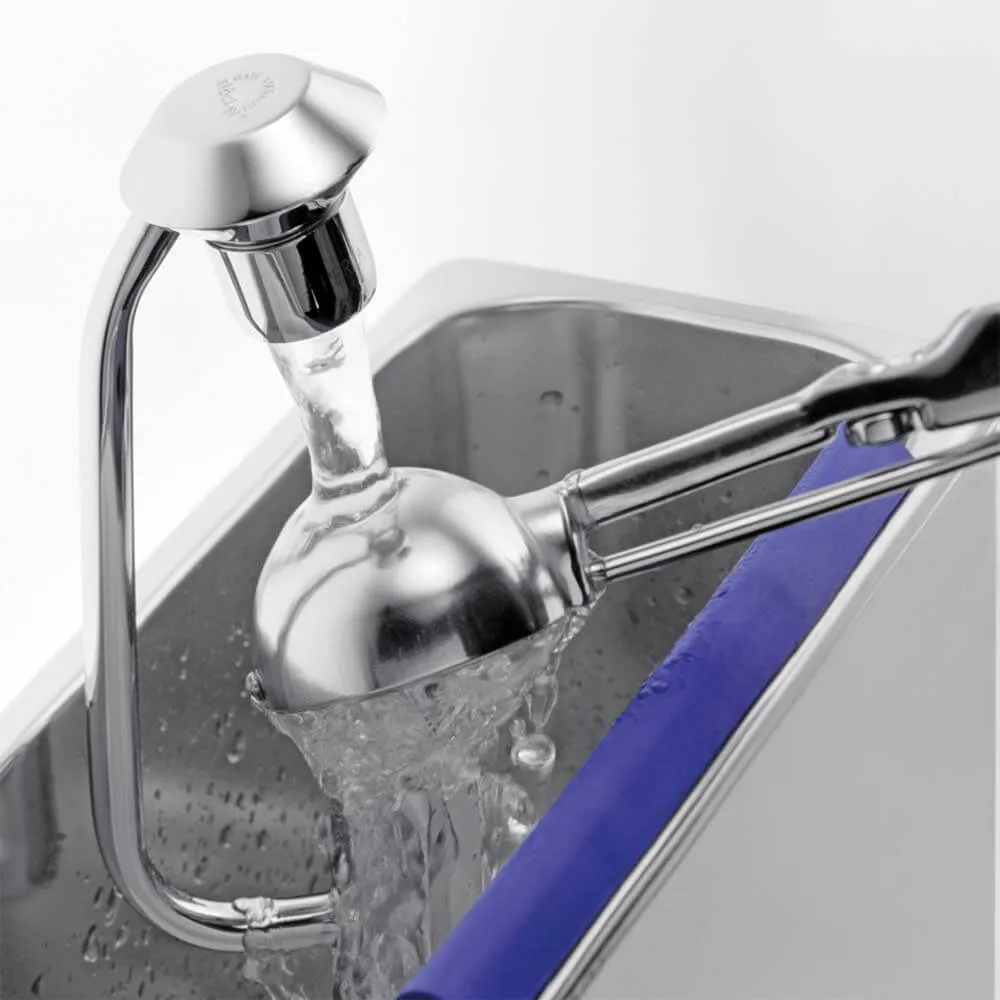 Equipment for washing ice cream utensils