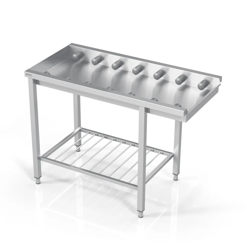 Table to dishwasher with short rolls and grid shelf 2600